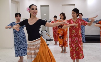 ハワイアンズでフラ体験