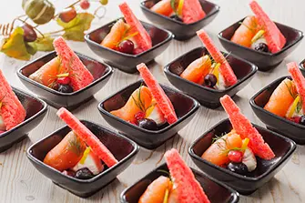 スモークサーモンとクリームチーズ ベリートースト